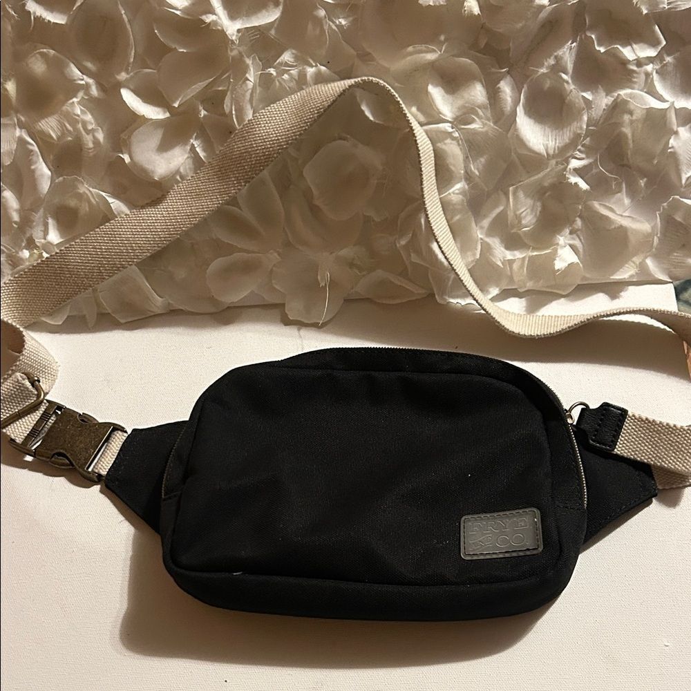 FRYE AND CO. Black and Cream Belt Bag